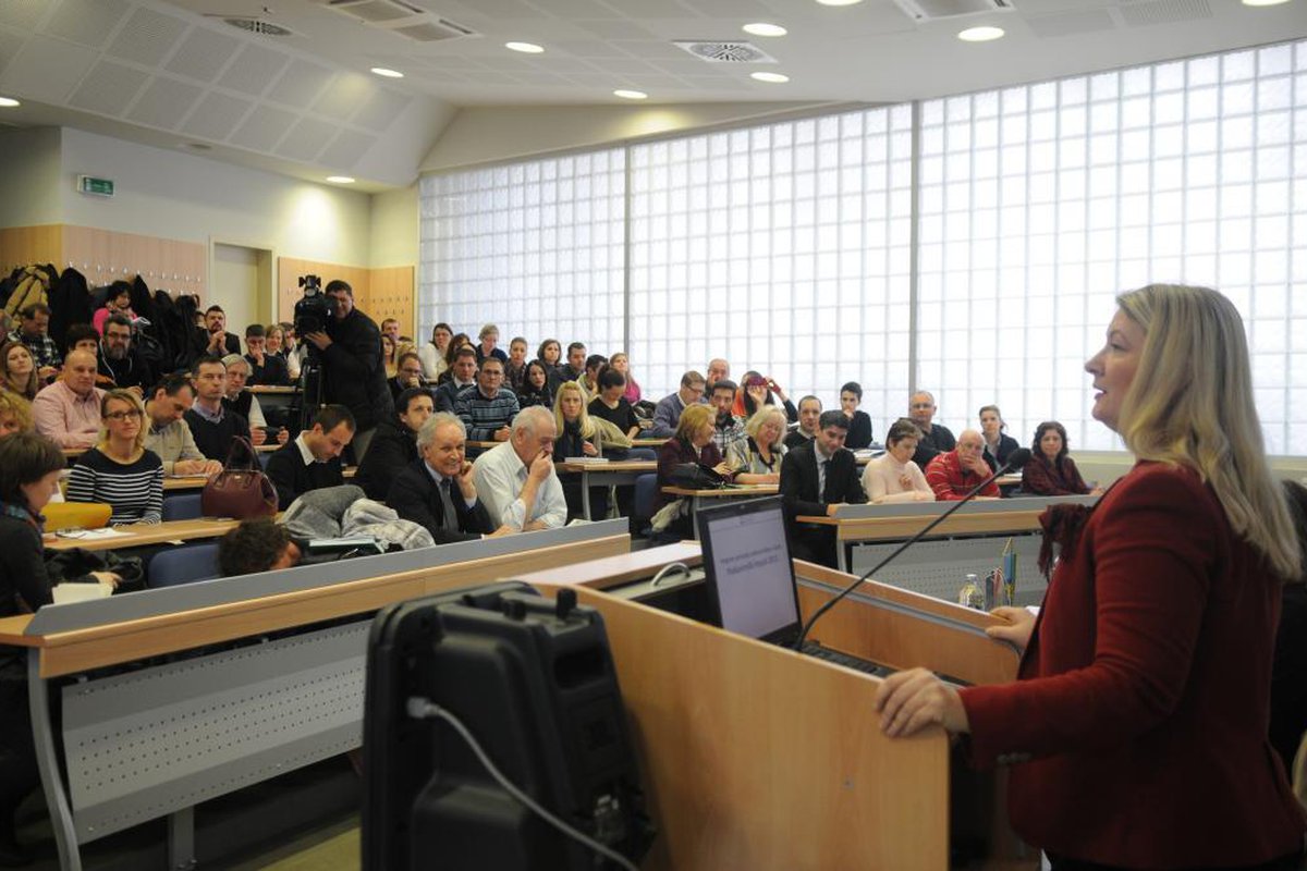  Više od 200 zainteresiranih sudionika na prezentaciji Programa poticanja poduzetništva i obrta – Poduzetnički impuls 2015. u Puli 