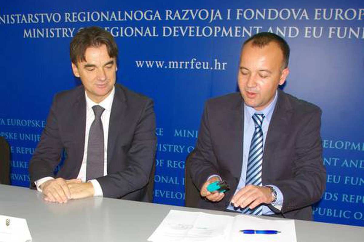 Svečano potpisivanje ugovora za jačanje ljudskih potencijala za korištenje EU fondova