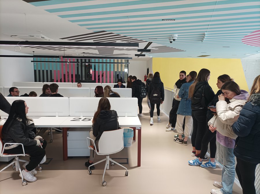 Učenici Ekonomske srednje škole posjetili Coworking centar Pula