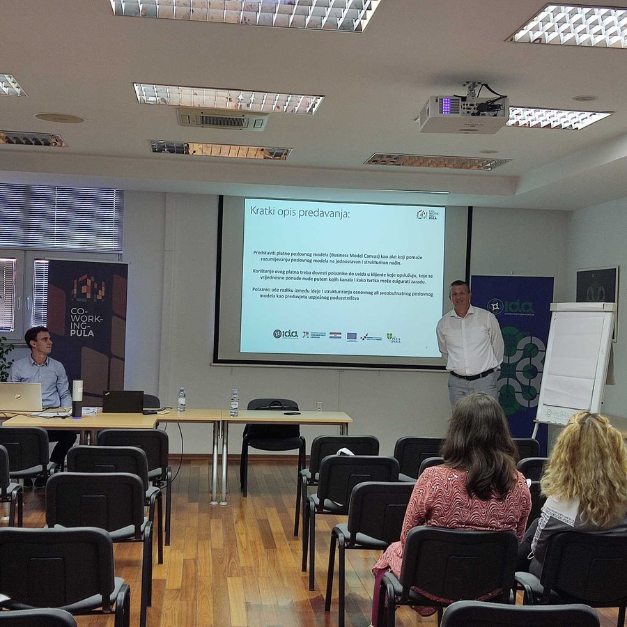 U IDA-i ODRŽANA RADIONICA NA TEMU 'BUSINESS MODEL CANVAS' U SKLOPU PROJEKTA COWORKING PULA