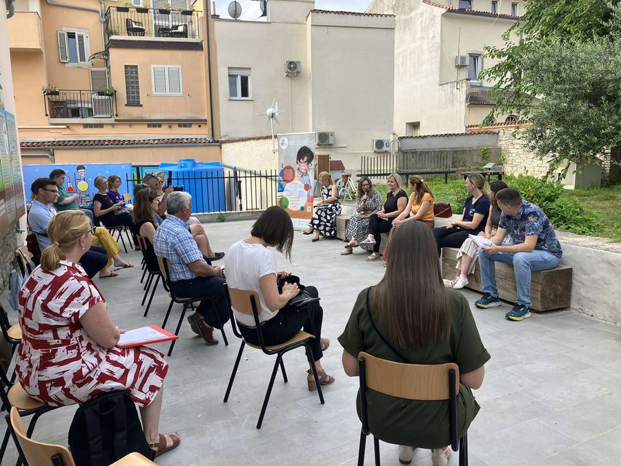 STEM udruge i poduzetnici na konferenciji zaključili: djeca potaknuta da mozgaju i kreiraju danas, ključan su faktor za održivi razvoj zajednice i gospodarstva sutra